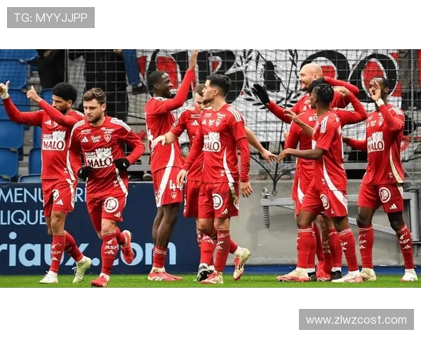 罗德里戈梅开二度皇马主场三球完胜布雷斯特强势晋级欧冠附加赛 罗德里戈梅开二度皇马主场三球完胜布雷斯特强势晋级欧冠附加赛