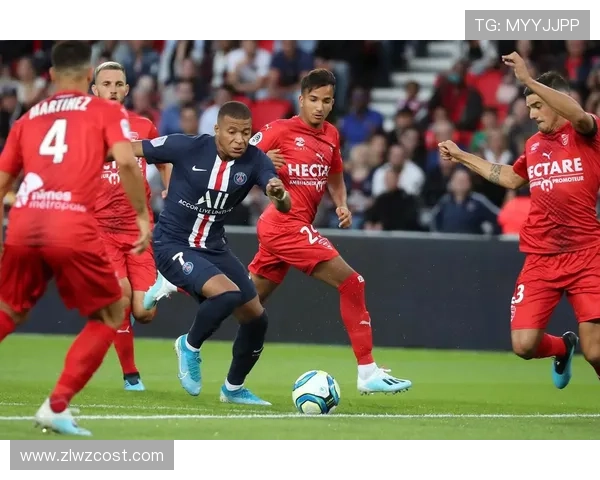 法甲第11轮巴黎圣日耳曼对阵尼斯精彩集锦姆巴佩关键时刻助力取胜